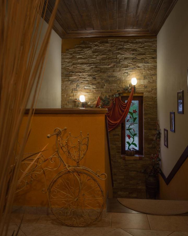 Akrolimnion Hotel Яніна Екстер'єр фото